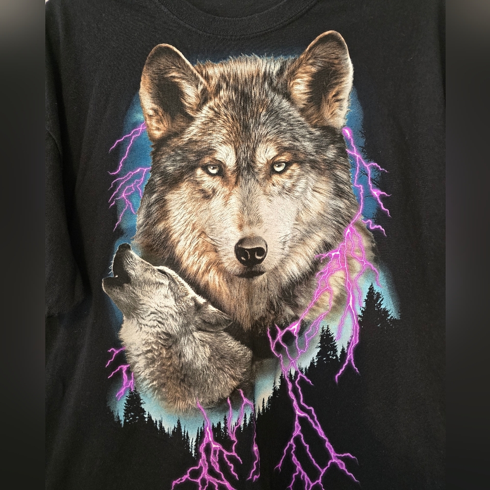 Y2K 90s Gildan Vintage Black Short Sleeve Tee with Wolf Lightning Twilight XL - Picture 2 of 5